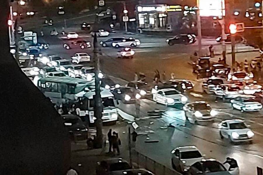 В Воронеже 12 человек пострадали при взрыве в автобусе