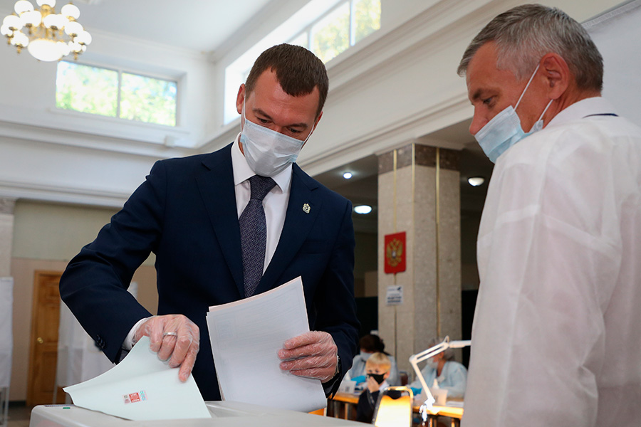 От Калининграда до Приморья: политики голосуют на выборах. Фоторепортаж