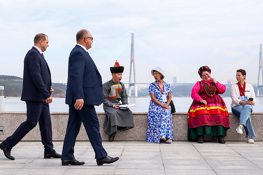 Роботы и маски: первый с начала пандемии ВЭФ. Фоторепортаж