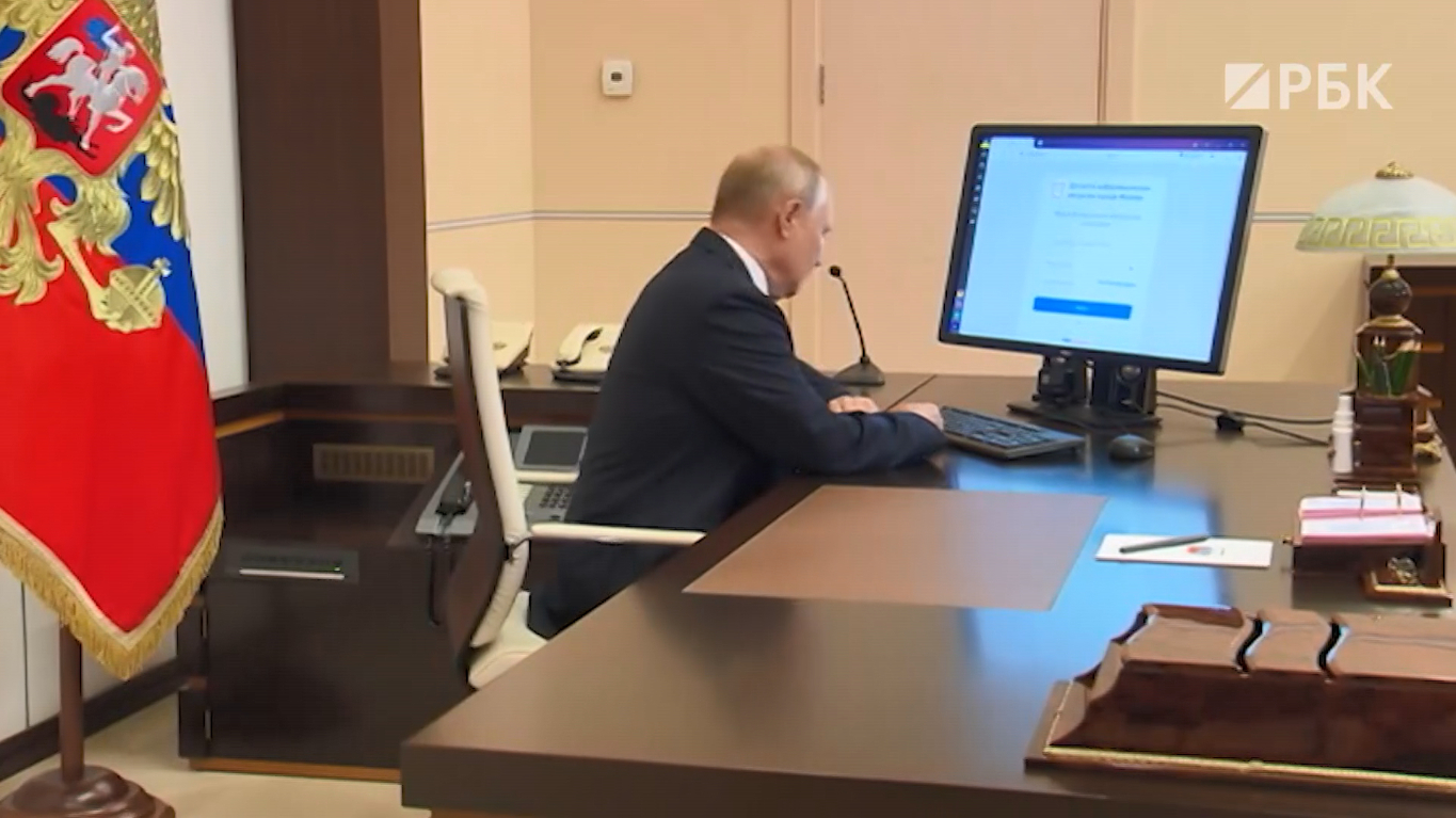 Песков объяснил, как Путин проголосовал онлайн без собственного телефона
