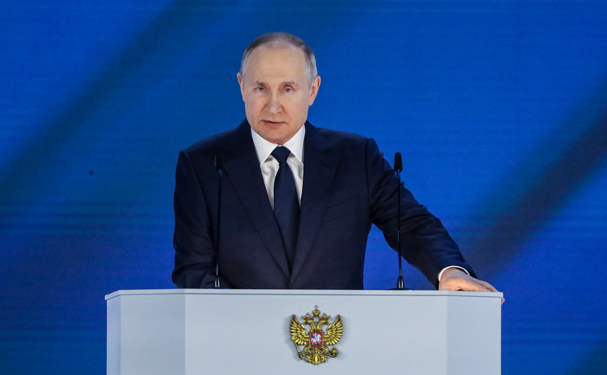 Путин сообщил об общении с заразившимся COVID-19 в течение «целого дня»