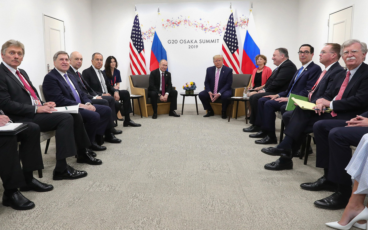 Песков рассказал, кто предоставил Путину переводчицу на встрече с Трампом