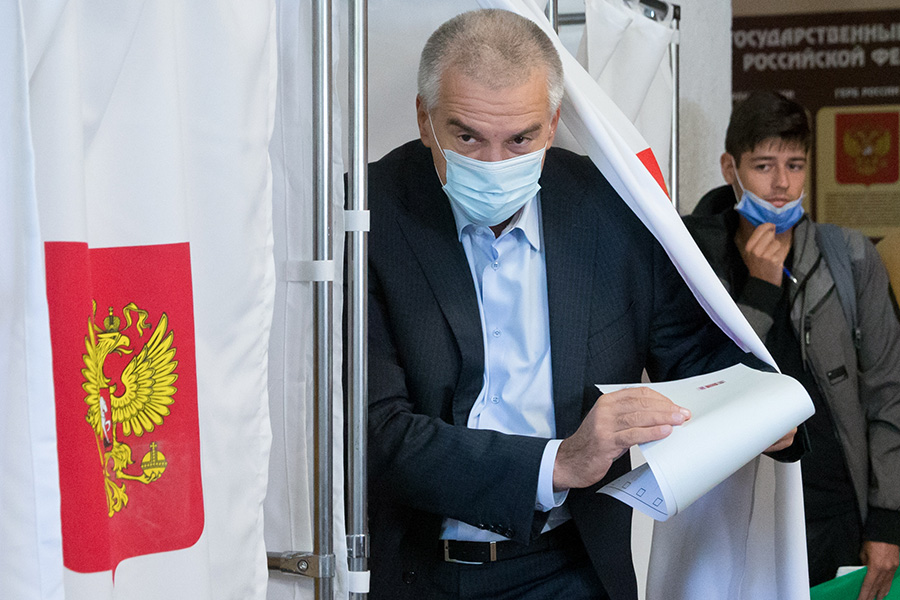 От Калининграда до Приморья: политики голосуют на выборах. Фоторепортаж