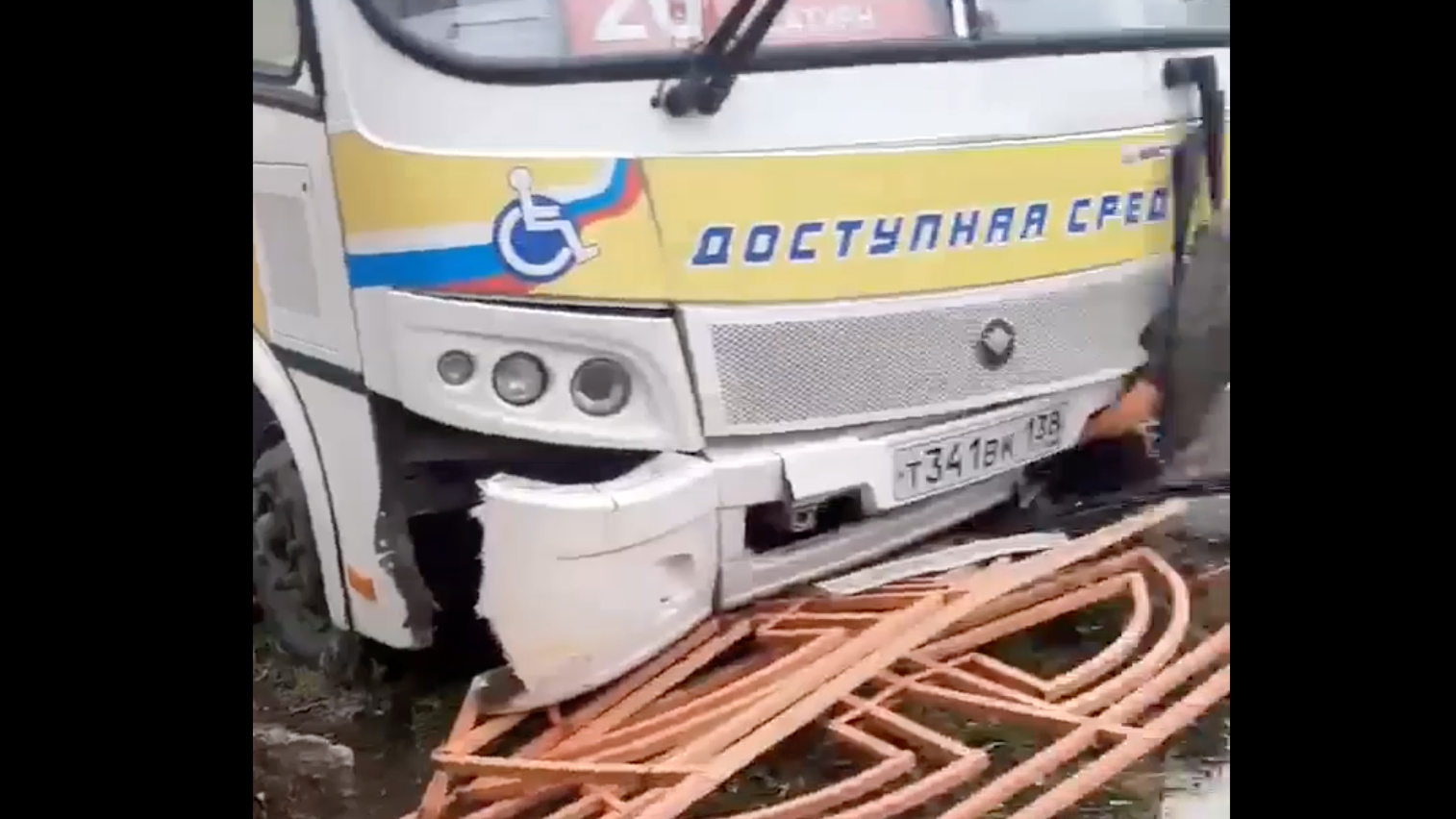 В Ангарске 14 человек пострадали в ДТП с автобусом