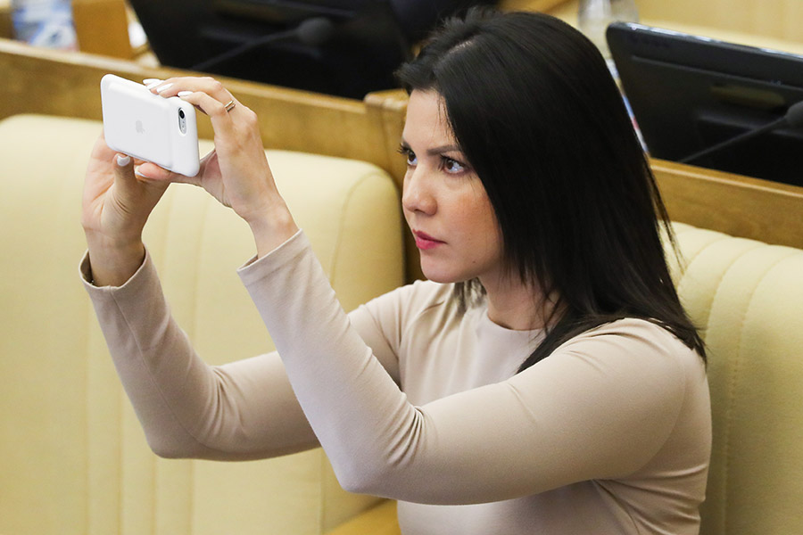 Без Пушкиной и Онищенко: кто из известных депутатов не попал в новую Думу