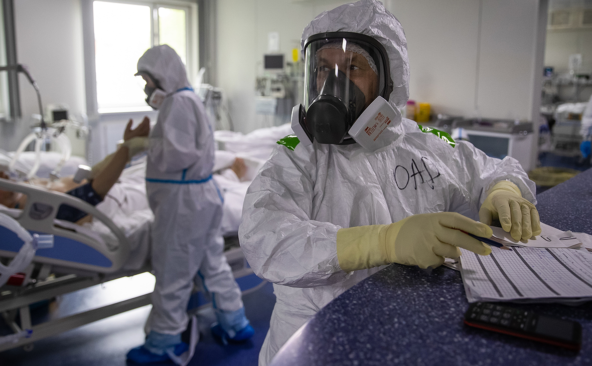 В России за сутки впервые умерли от COVID-19 более 1100 человек