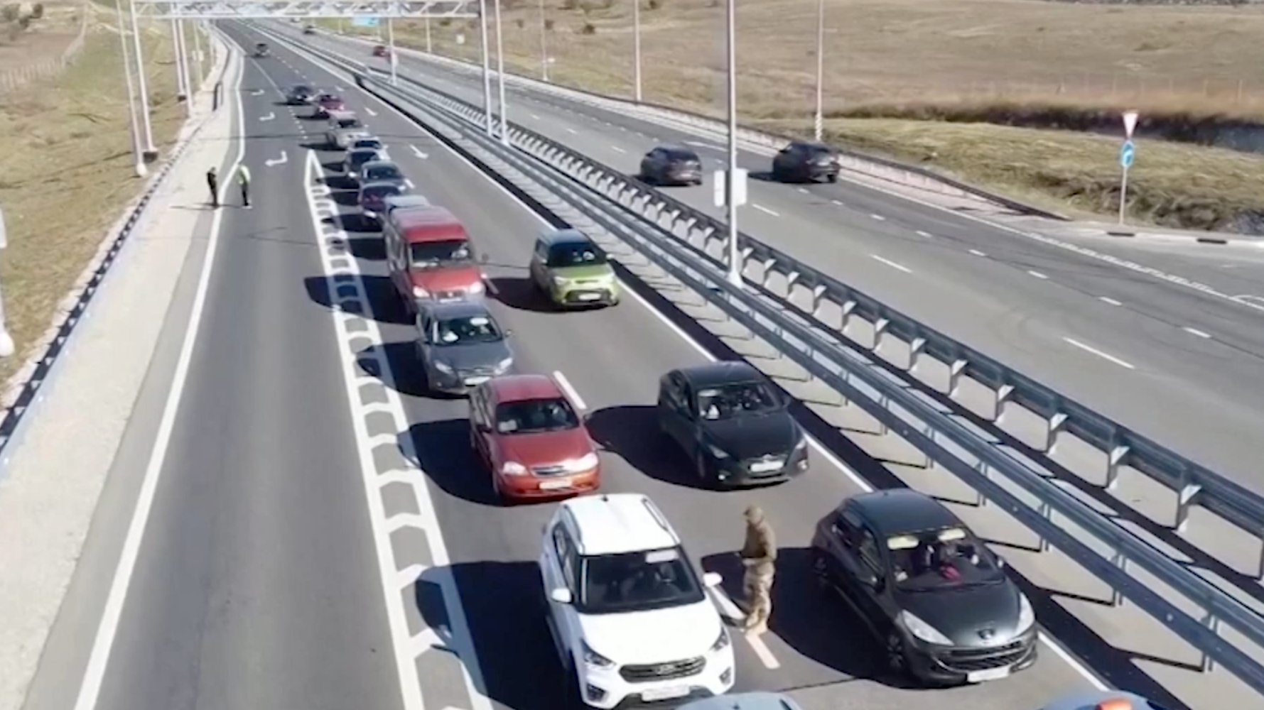 В Севастополе снимут блокпосты на въезд в город после трех дней работы