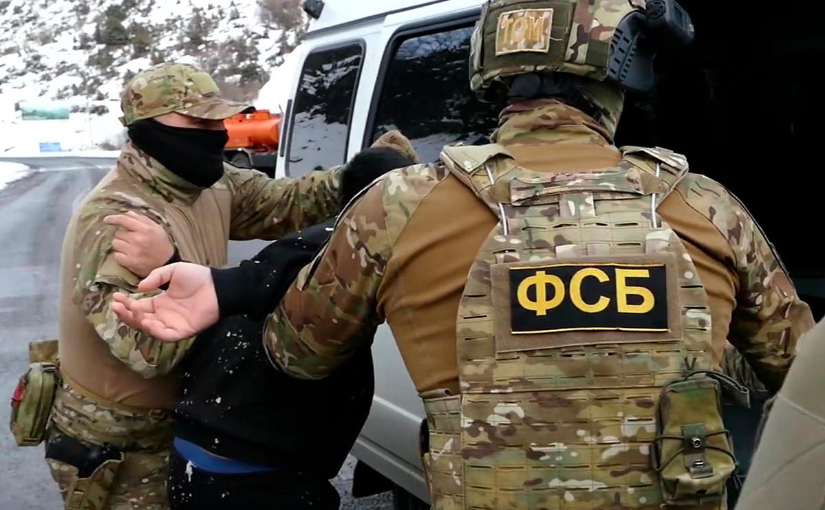 ФСБ выявила группировку, которая легализовывала мигрантов через ЗАГСы
