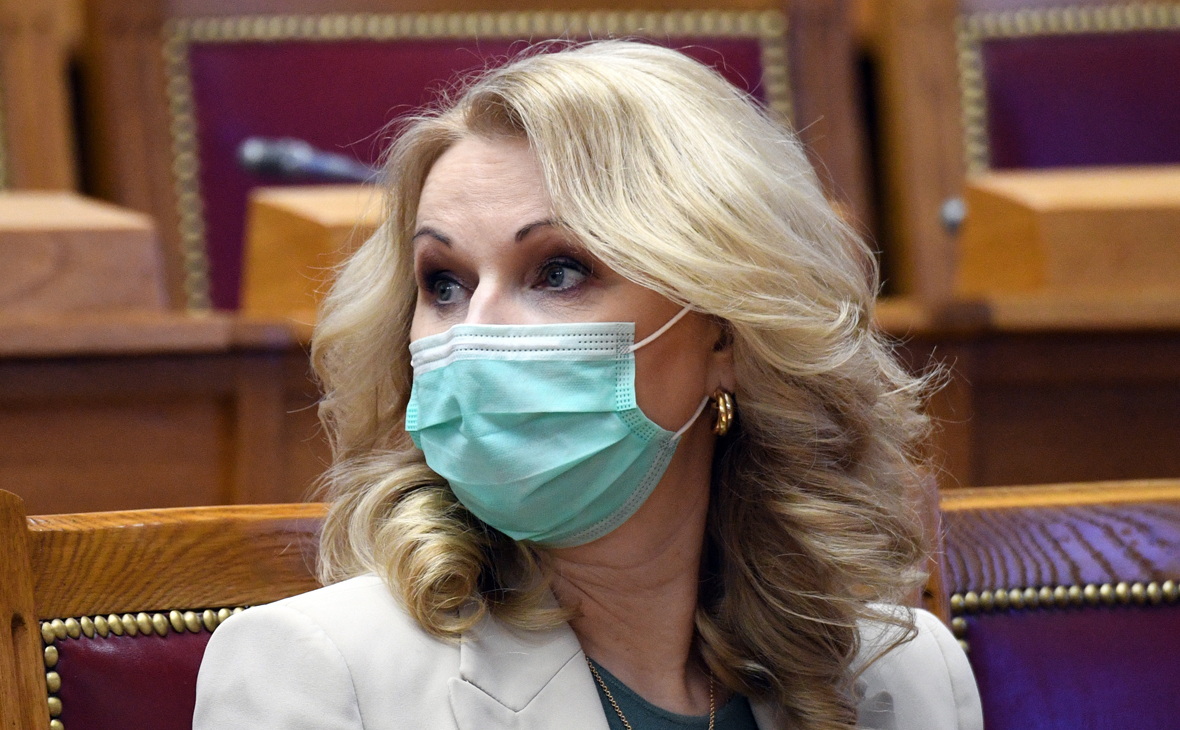 Голикова назвала два главных фактора для окончания пандемии в России