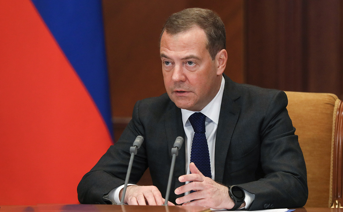Медведев призвал не допустить появления в России этнических анклавов