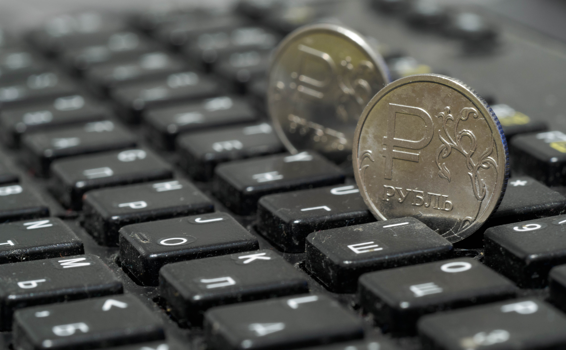 Жители регионов стали чаще покупать товары через интернет