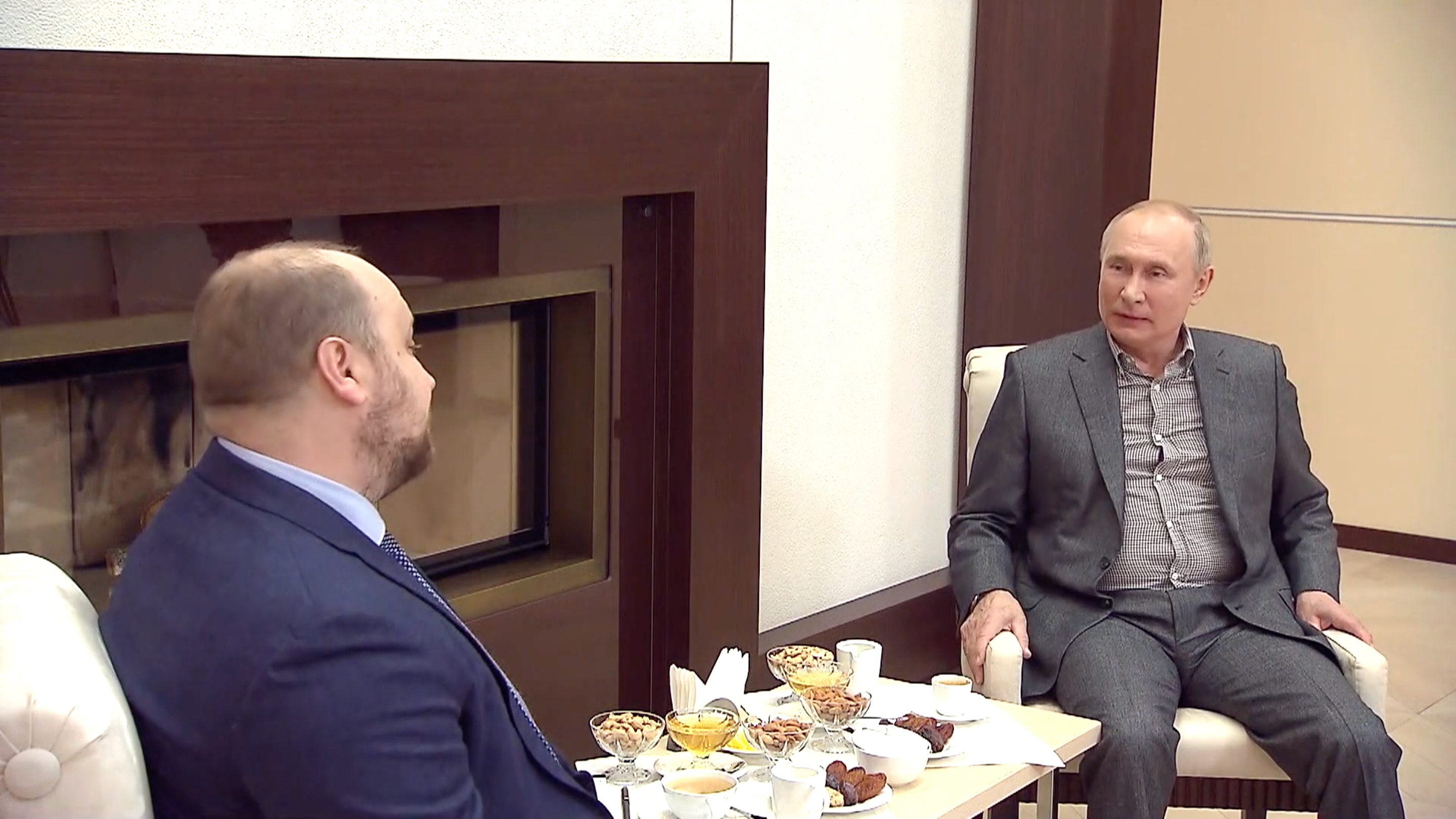 Путин попросился в добровольцы на испытаниях назальной формы &laquo;Спутник V&raquo;