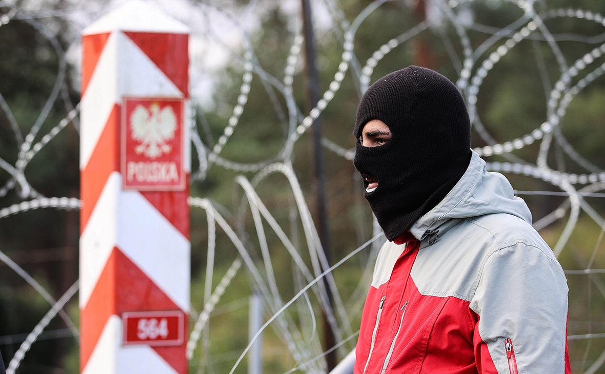 Польша закроет переход на границе с Белоруссией из-за кризиса с беженцами