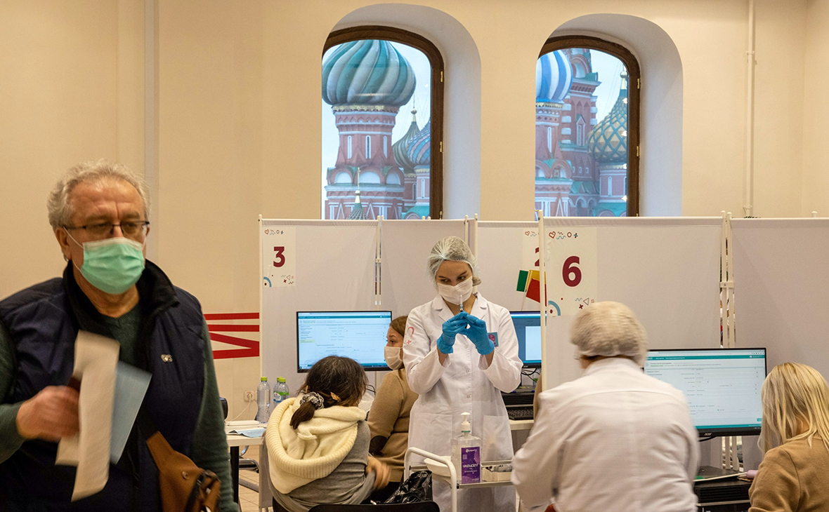 Гинцбург заявил, что «Спутником V» можно ревакцинироваться бесконечно