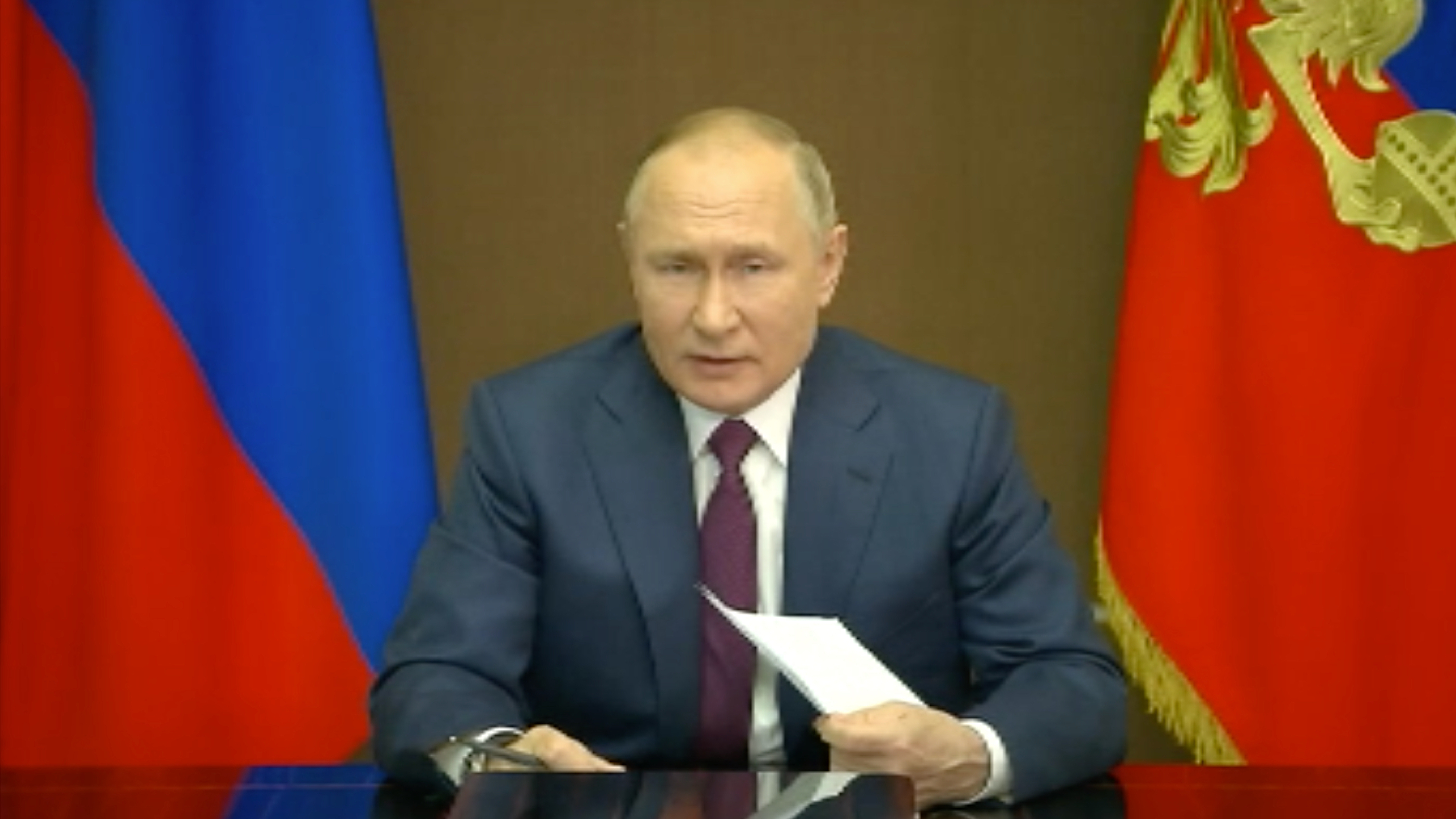 Путин описал вакцинацию фразой «идем по пути убеждения, а не принуждения»