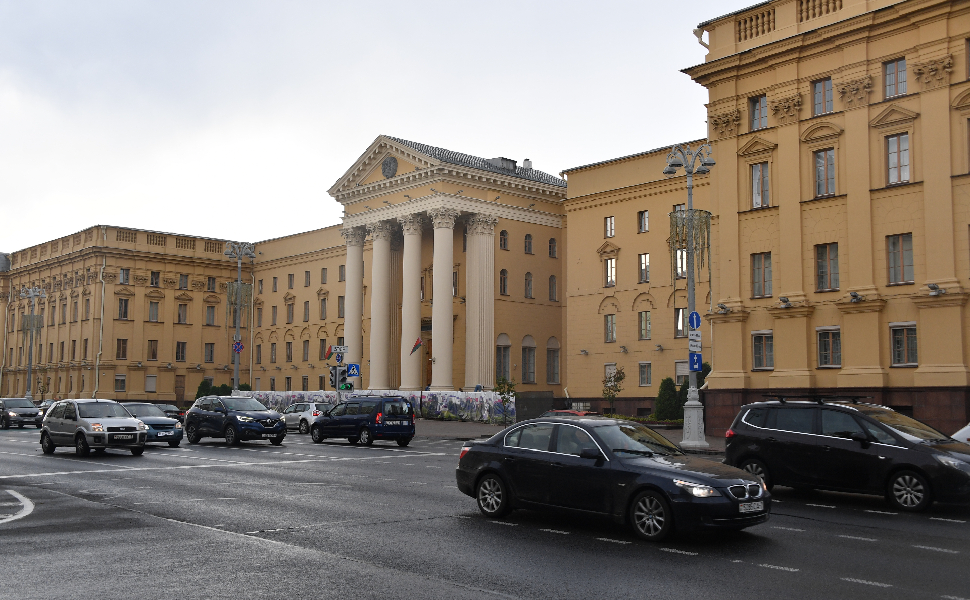 КГБ Белоруссии обвинил россиянина в терроризме из-за поджога машины
