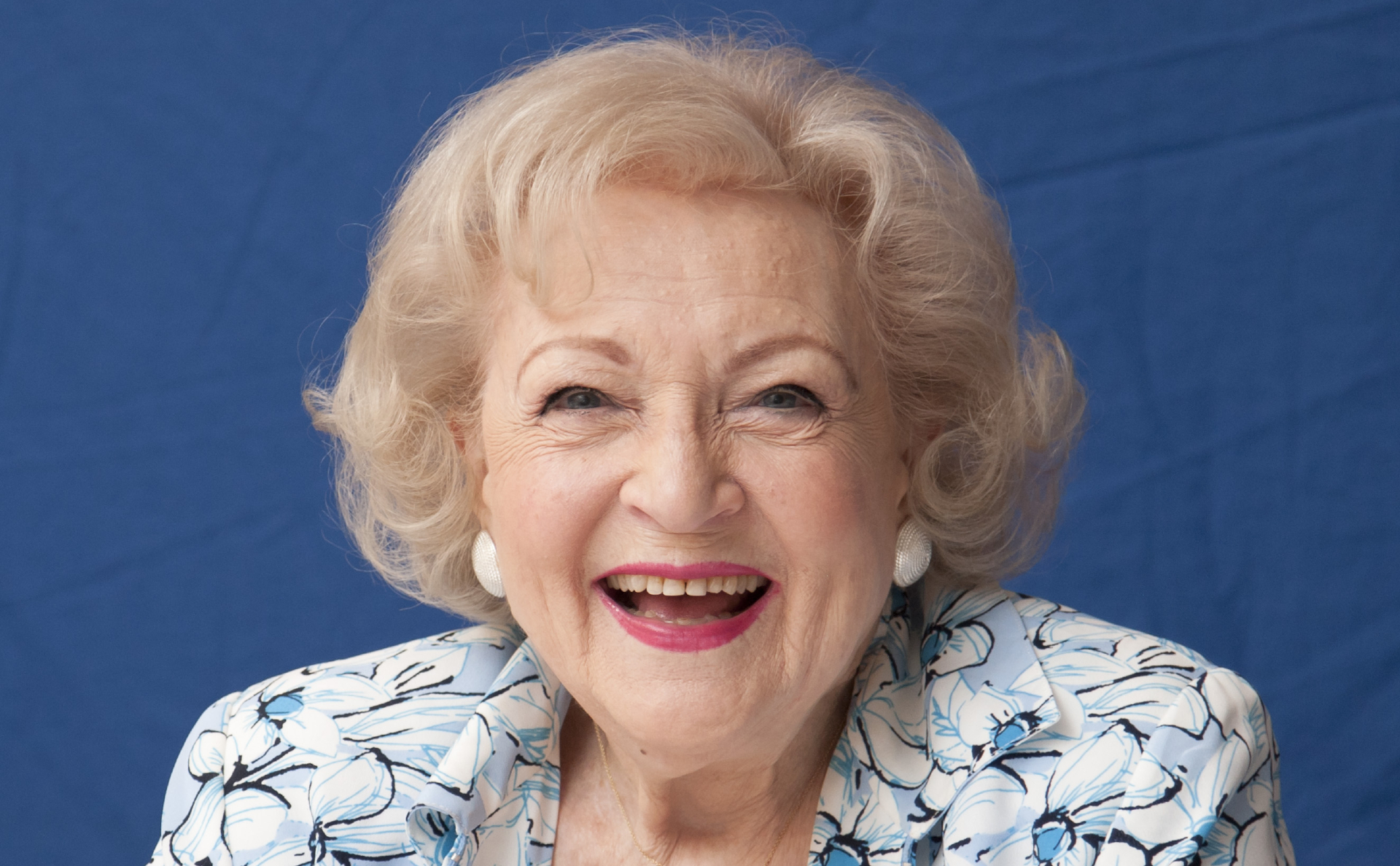 Умерла получившая шесть «Эмми» Бетти Уайт, не дожив 3 недели до 100-летия