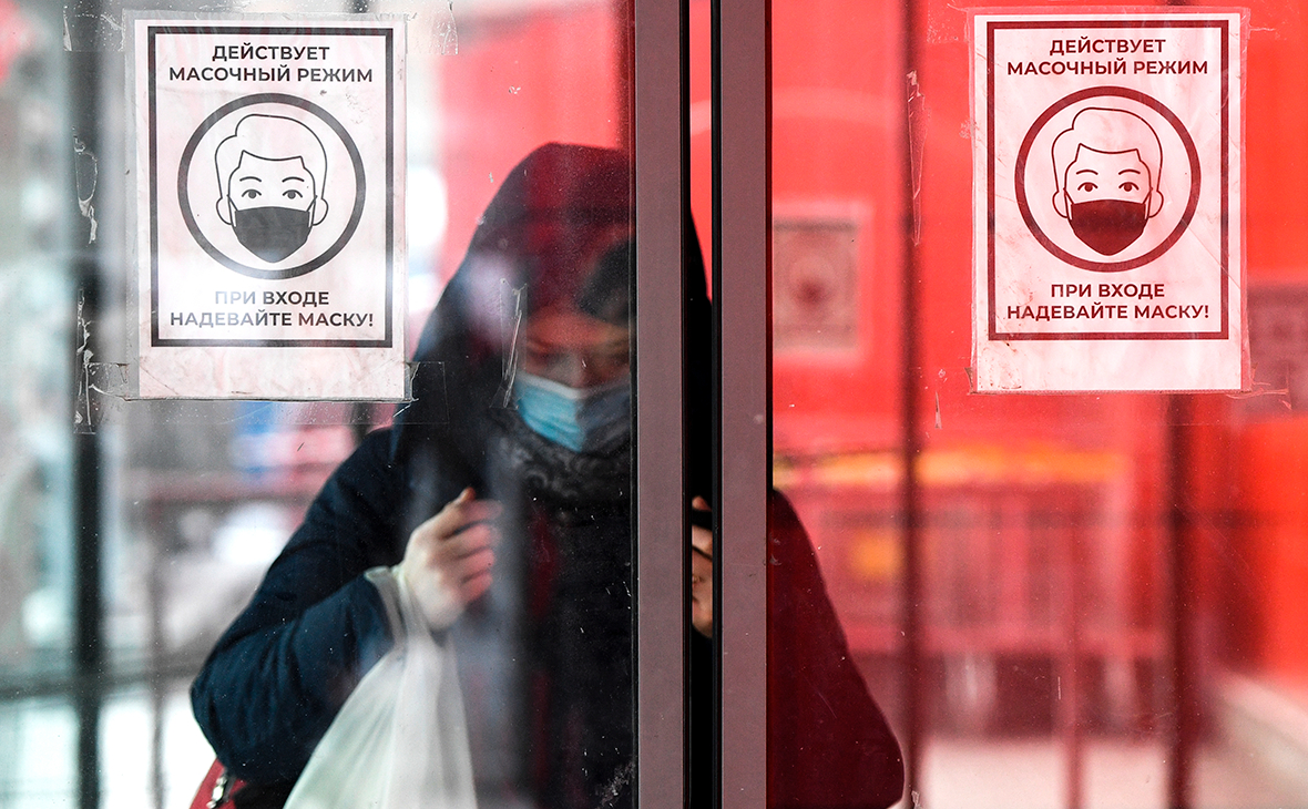 В Москве после рекорда заражений усилят контроль за COVID-ограничениями