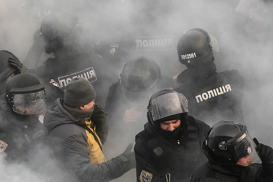 Как прошла акция протеста у здания Рады в Киеве. Фотогалерея