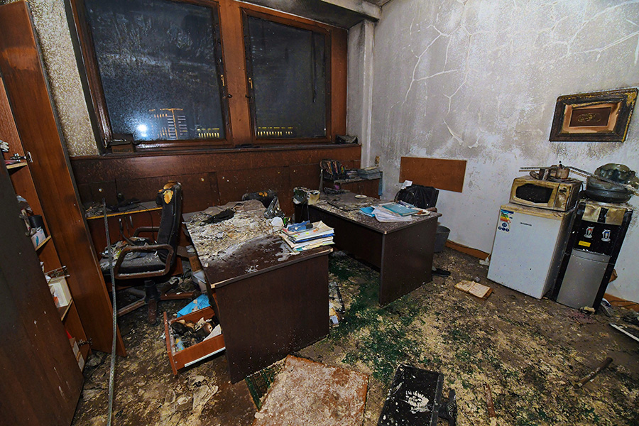 Погромы в мэриях и магазинах: фото последствий беспорядков в Казахстане