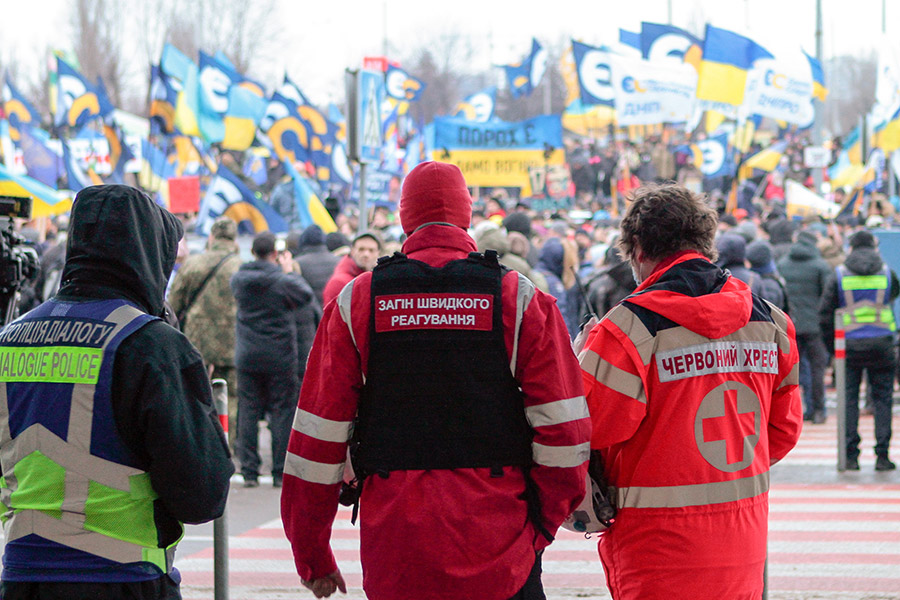 В Госбюро расследований заявили, что Порошенко не взял повестку в суд