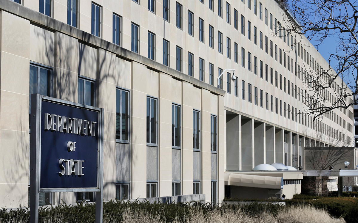 Госдеп опроверг информацию о подготовке к эвакуации дипломатов на Украине