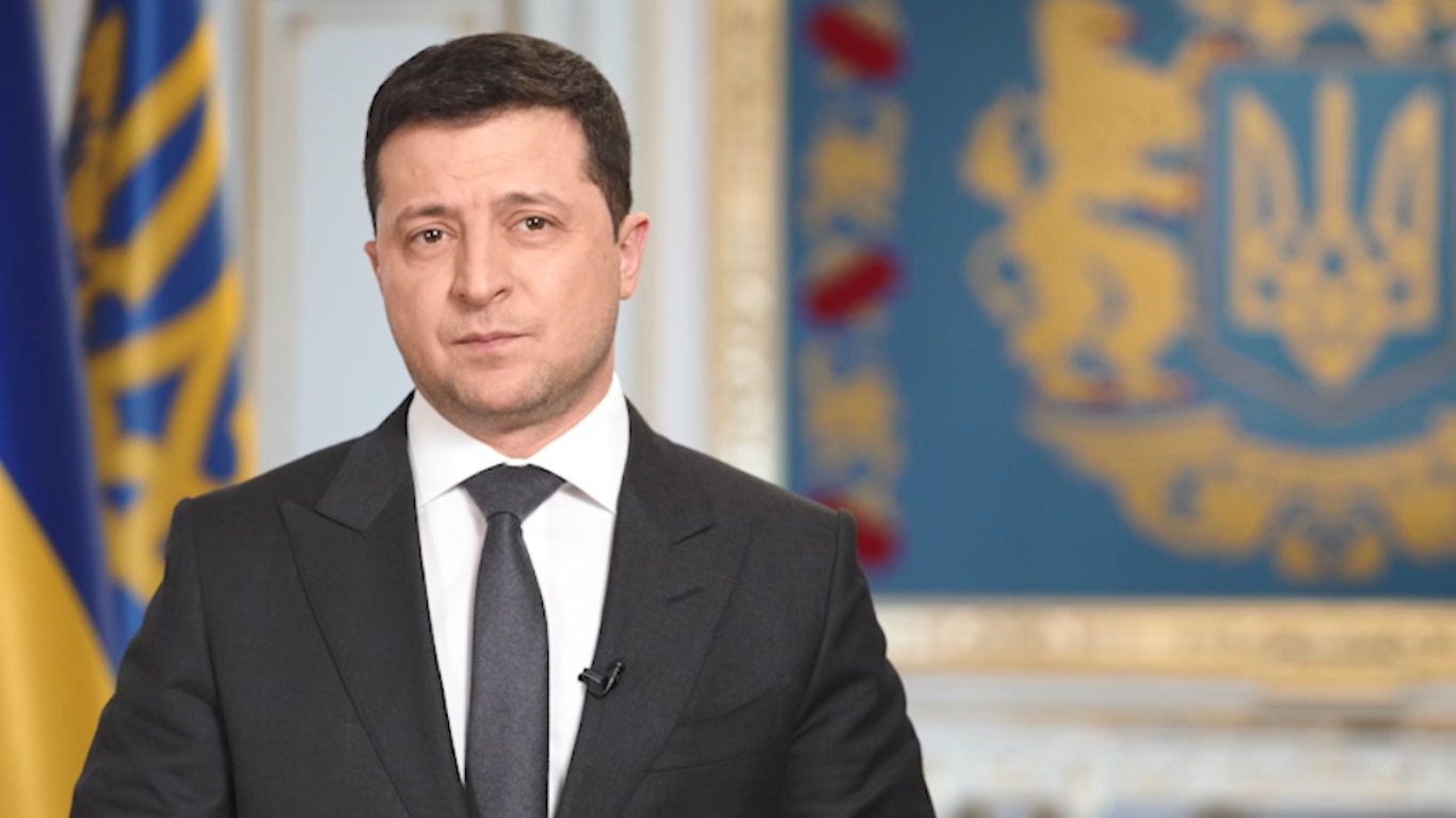Зеленский призвал украинцев не паниковать и не скупать гречку и спички