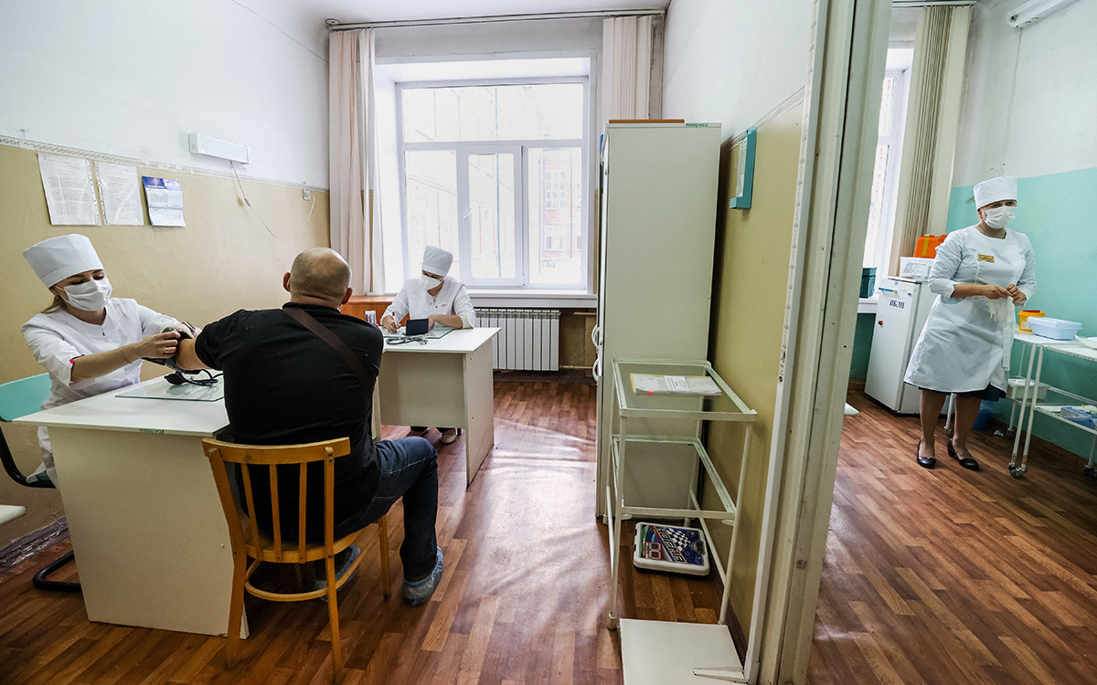 В России впервые за пандемию выявили более 57 тыс. случаев COVID-19
