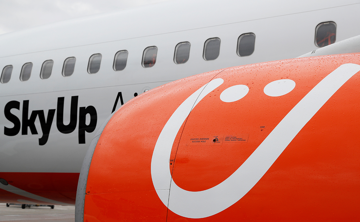 Владелец запретил самолету украинской SkyUp совершить посадку в Киеве