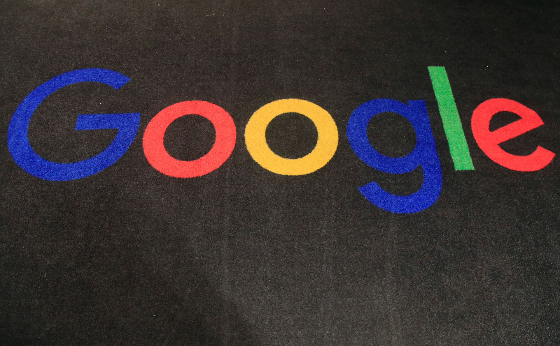Google запретил размещать рекламу российским государственным СМИ