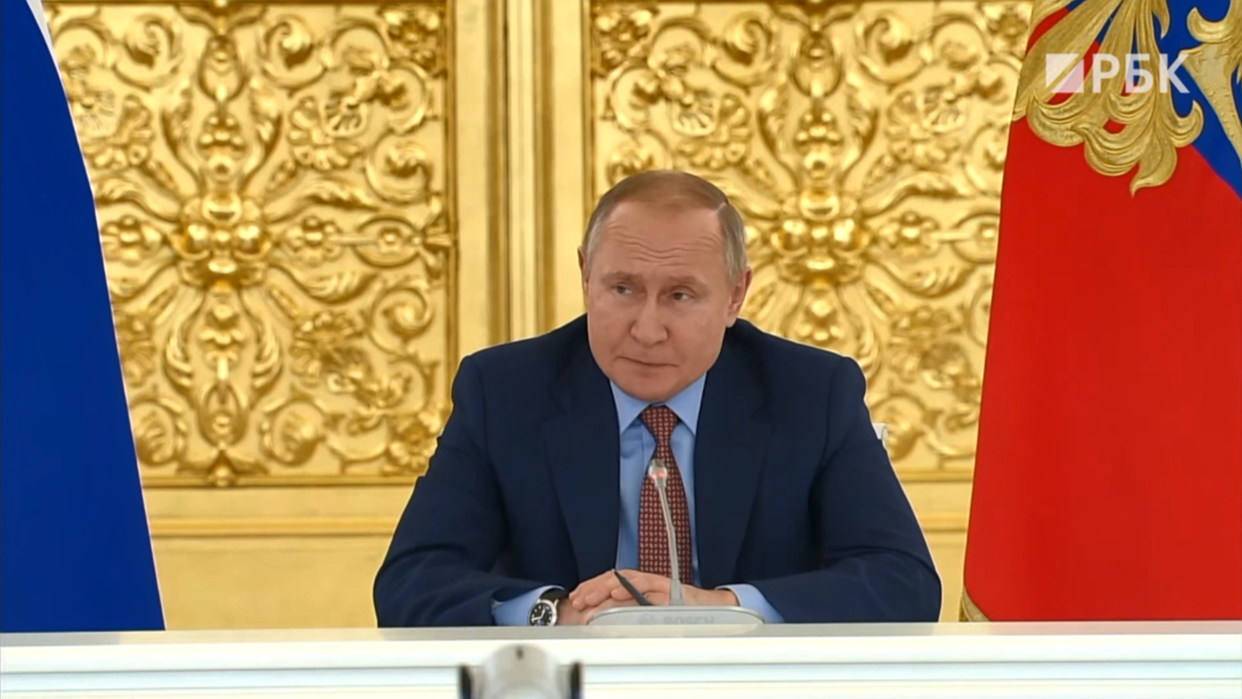 Путин опроверг возможность введения новых ограничений из-за &laquo;омикрона&raquo;