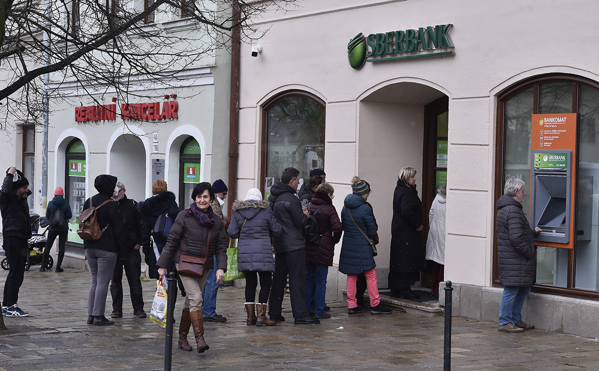В Чехии закроют все отделения Сбербанка из-за нападений на сотрудников