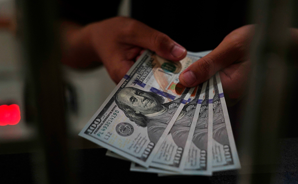Сенатор опроверг планы по ужесточению наказания за продажу валюты