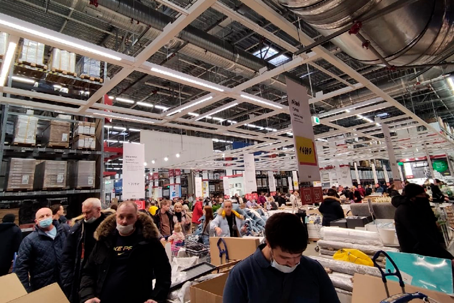 Последняя акула Блохэй: очереди в IKEA накануне закрытия