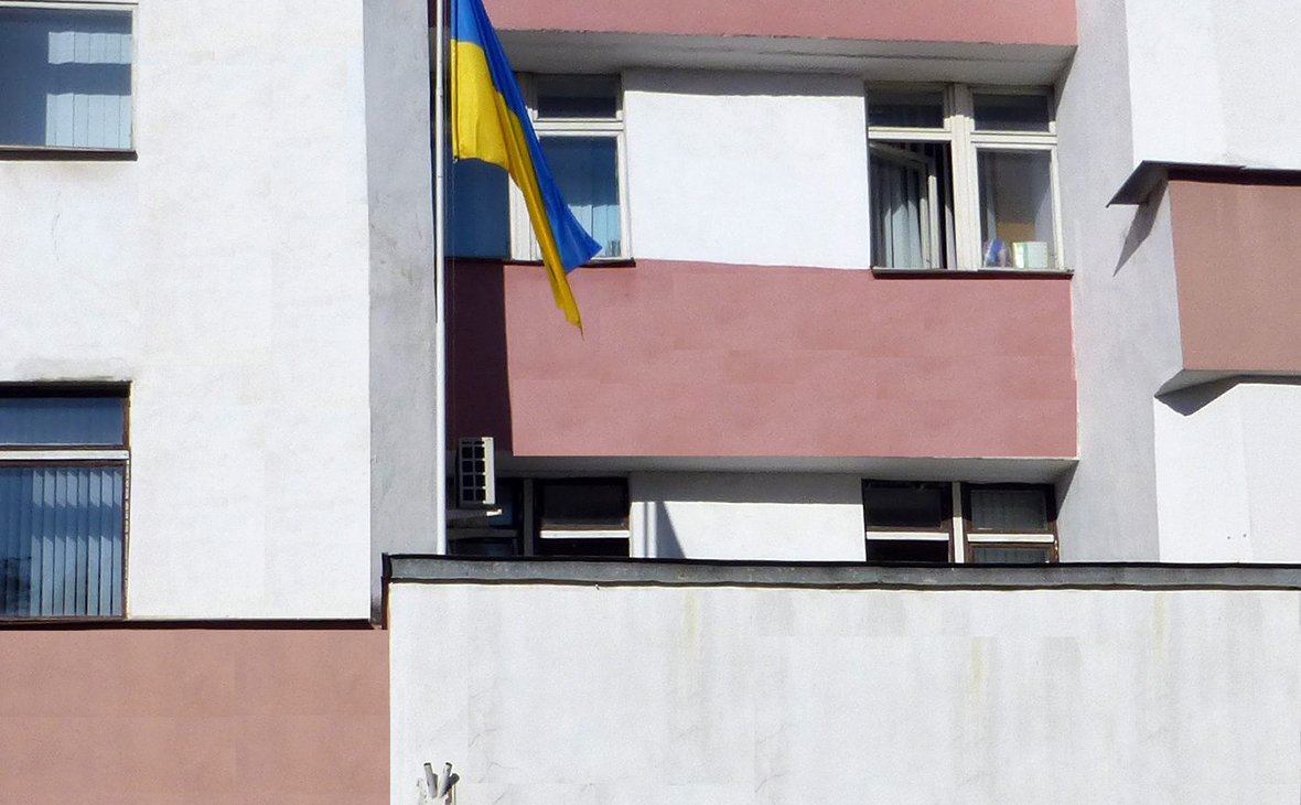 Минск вышлет часть дипломатов и закроет генконсульство Украины в Бресте