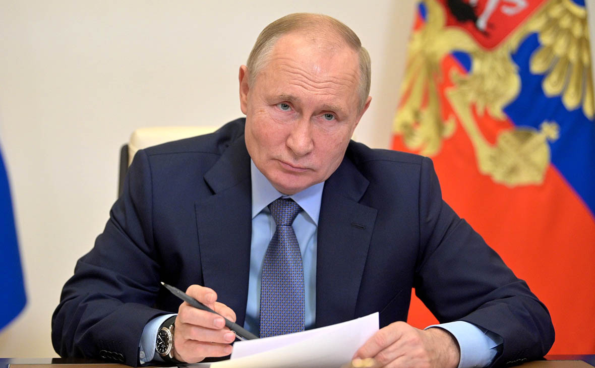 Путин подписал закон о наказаниях за фейки о госорганах за рубежом