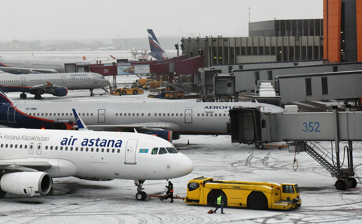 Air Astana приостановила часть рейсов в Россию