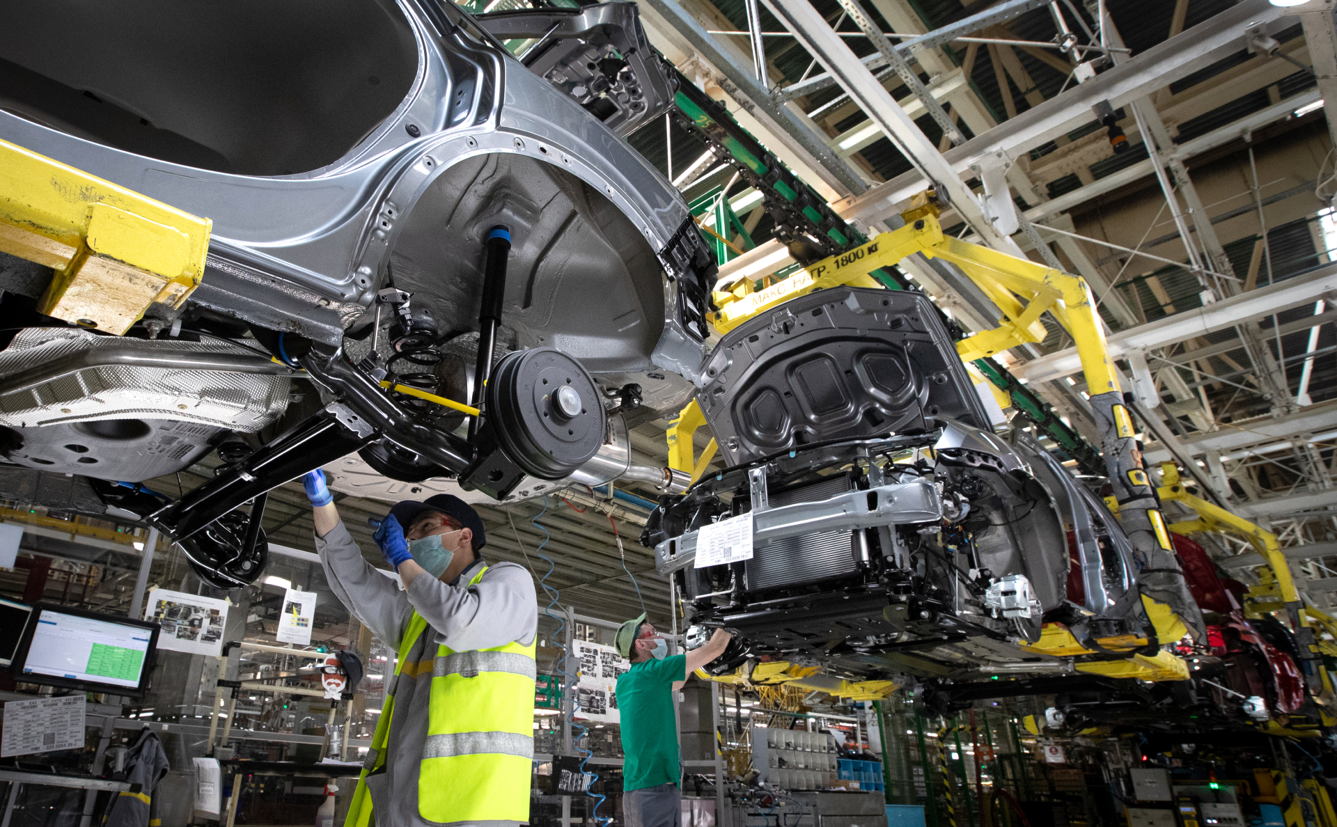 Renault приостановила деятельность в России после обращения Зеленского