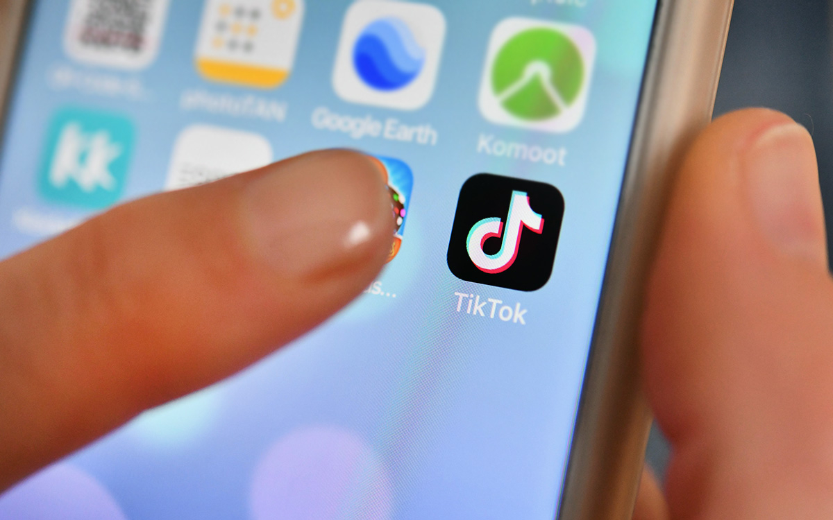 TikTok приостановил работу в России из-за закона о «фейках»
