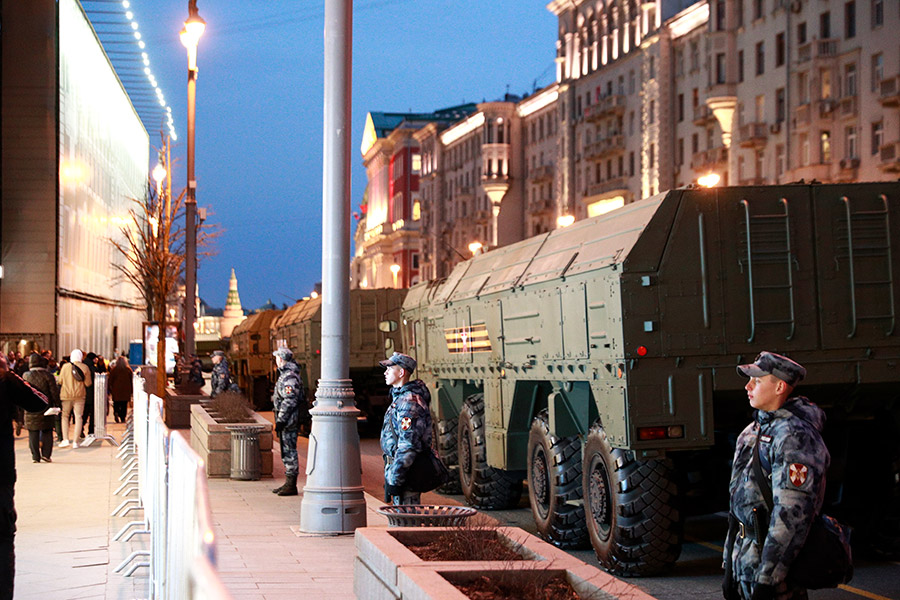 Подготовка к параду — проезд военной техники в Москве. Фоторепортаж