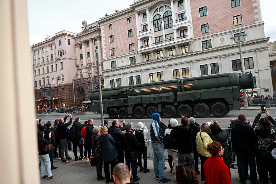 Подготовка к параду — проезд военной техники в Москве. Фоторепортаж