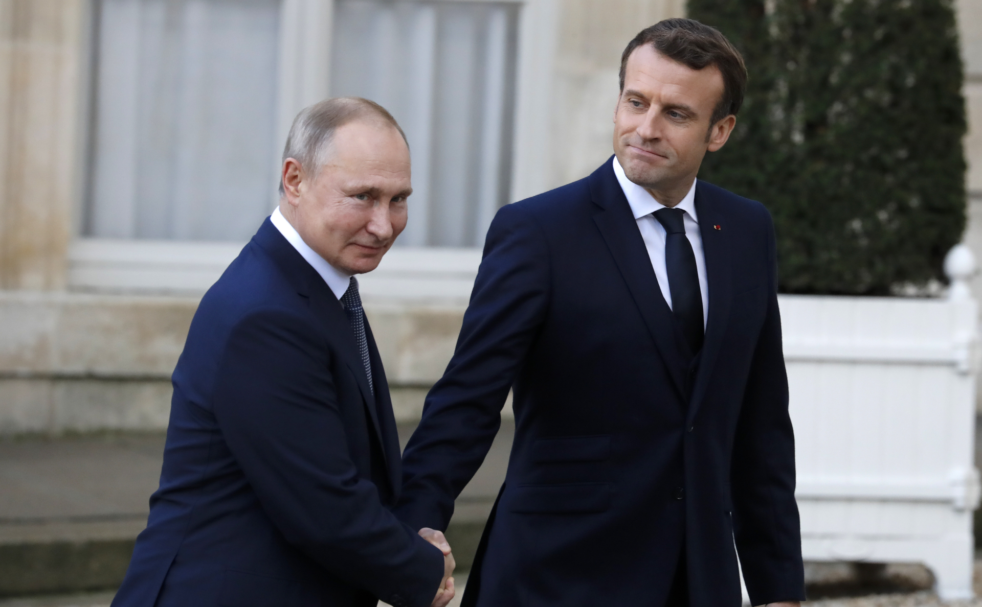 Макрон заявил, что Путин уважает и выделяет Францию среди западных стран