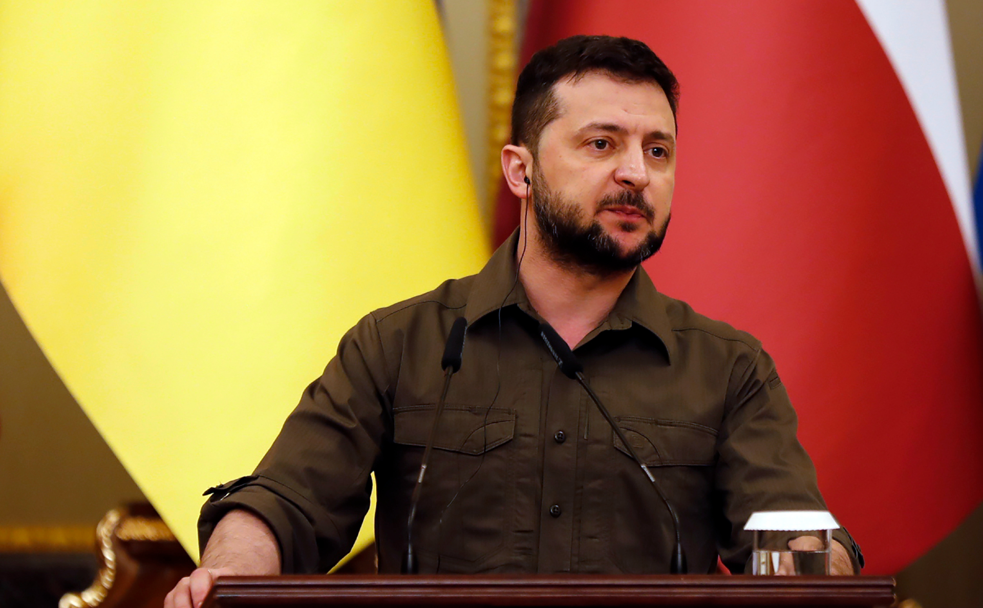 Зеленский назвал условия для обсуждения с Россией Крыма и НАТО