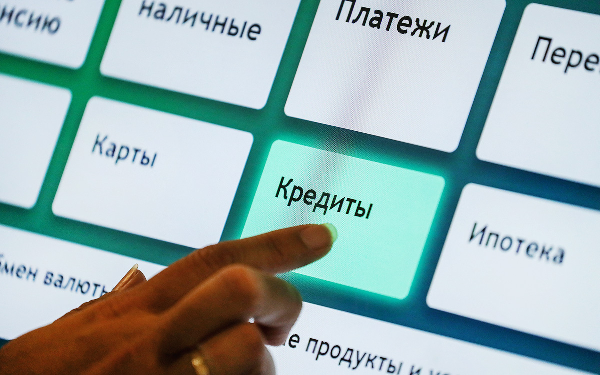 Путин поручил давать льготные кредиты при замещении иностранных компаний