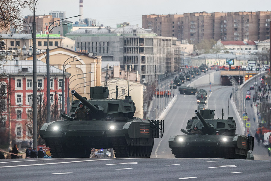 Подготовка к параду — проезд военной техники в Москве. Фоторепортаж