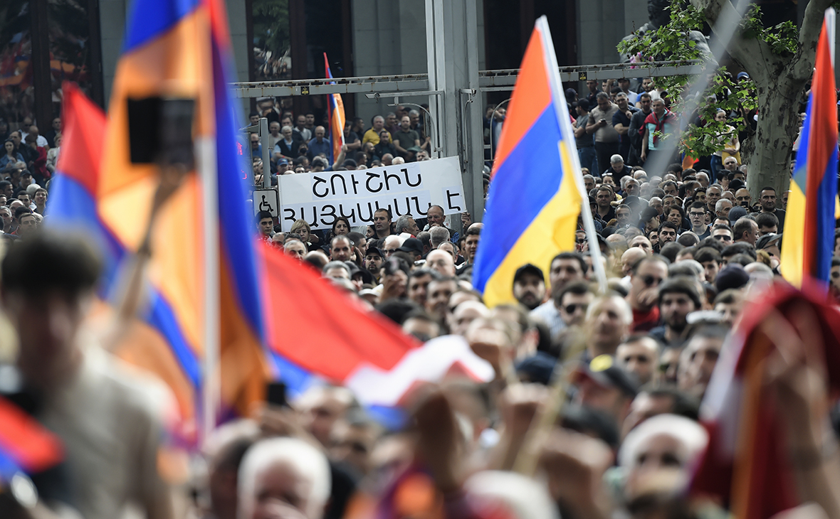 Полиция задержала почти 200 участников протестов в Ереване