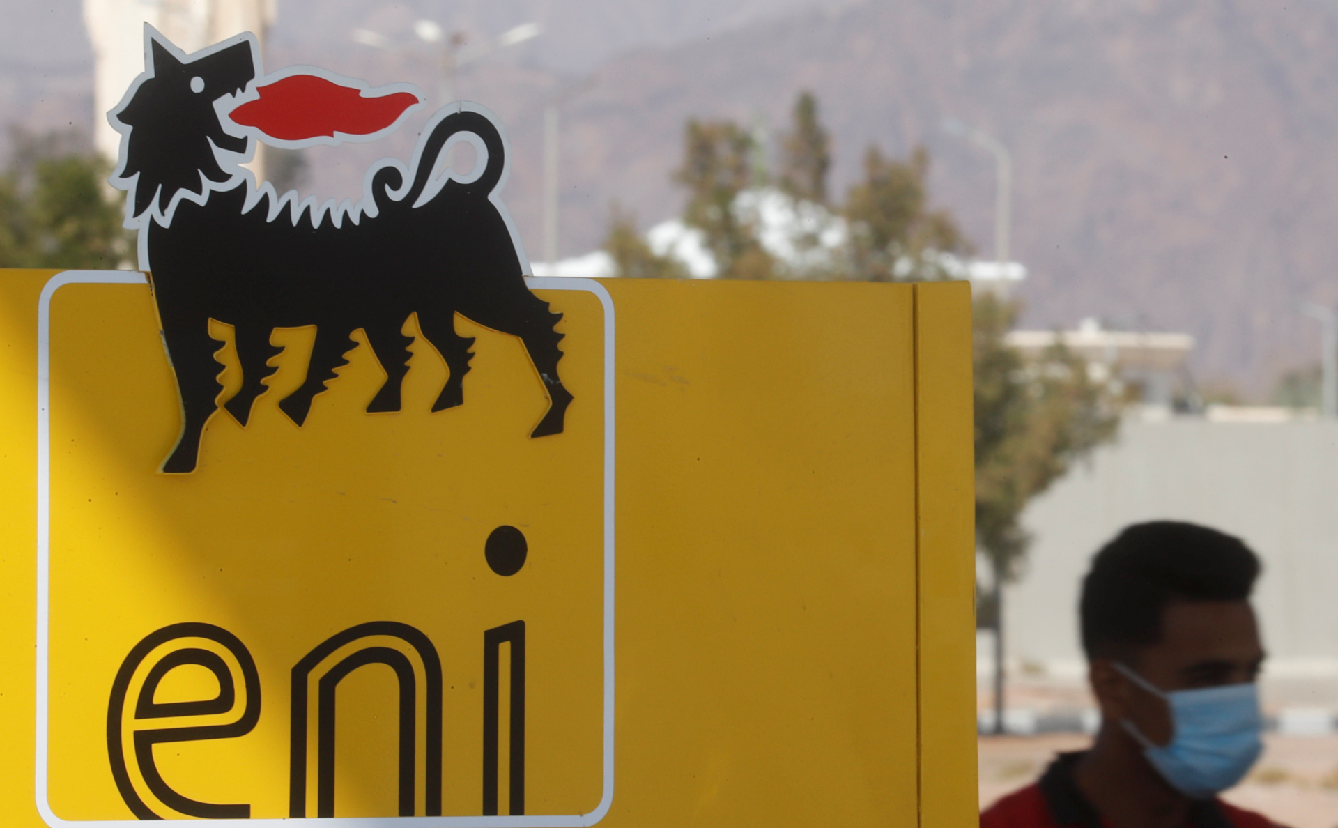 Bloomberg узнал о подготовке Eni к оплате за газ по условиям России