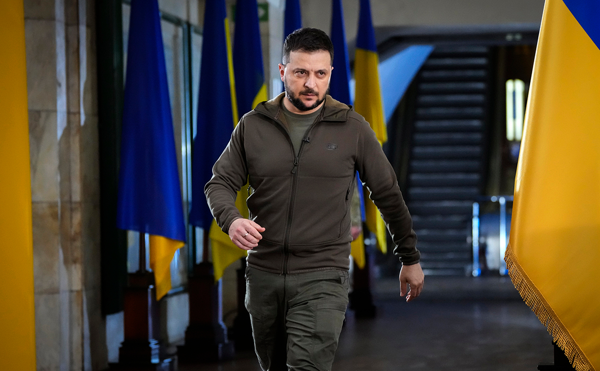 Песков заявил о противоречии между позицией Киева и словами Зеленского