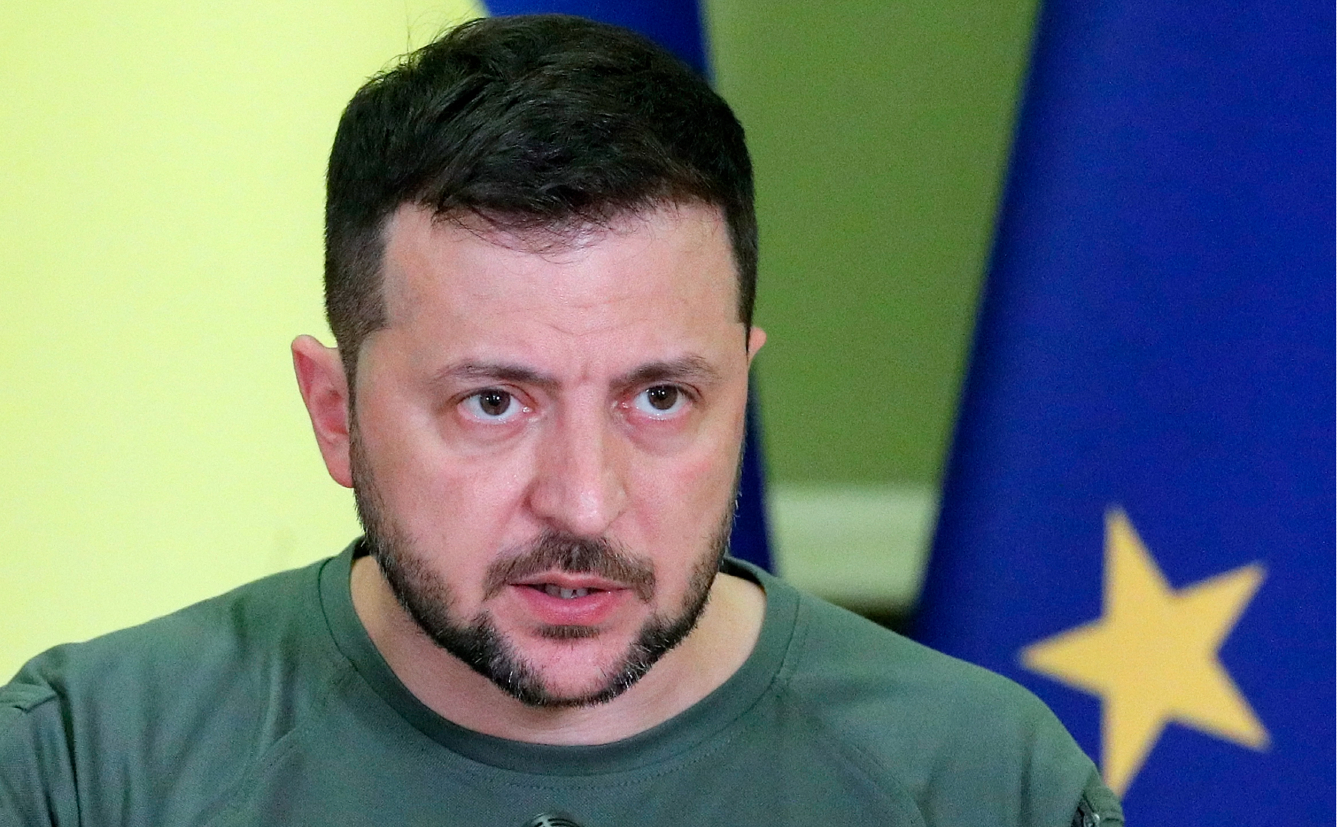 Зеленский пообещал разорвать отношения с Сирией после признания ДНР и ЛНР