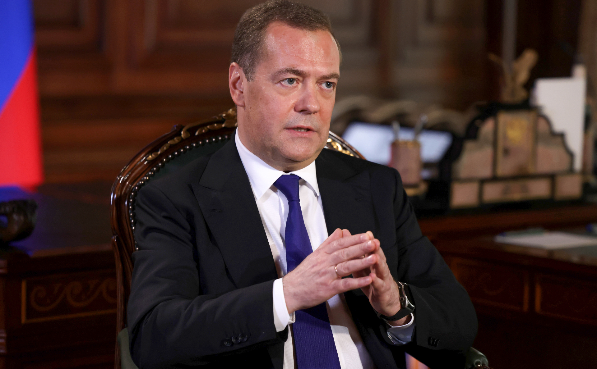 Медведев объяснил, почему на Украине идет спецоперация, а не война